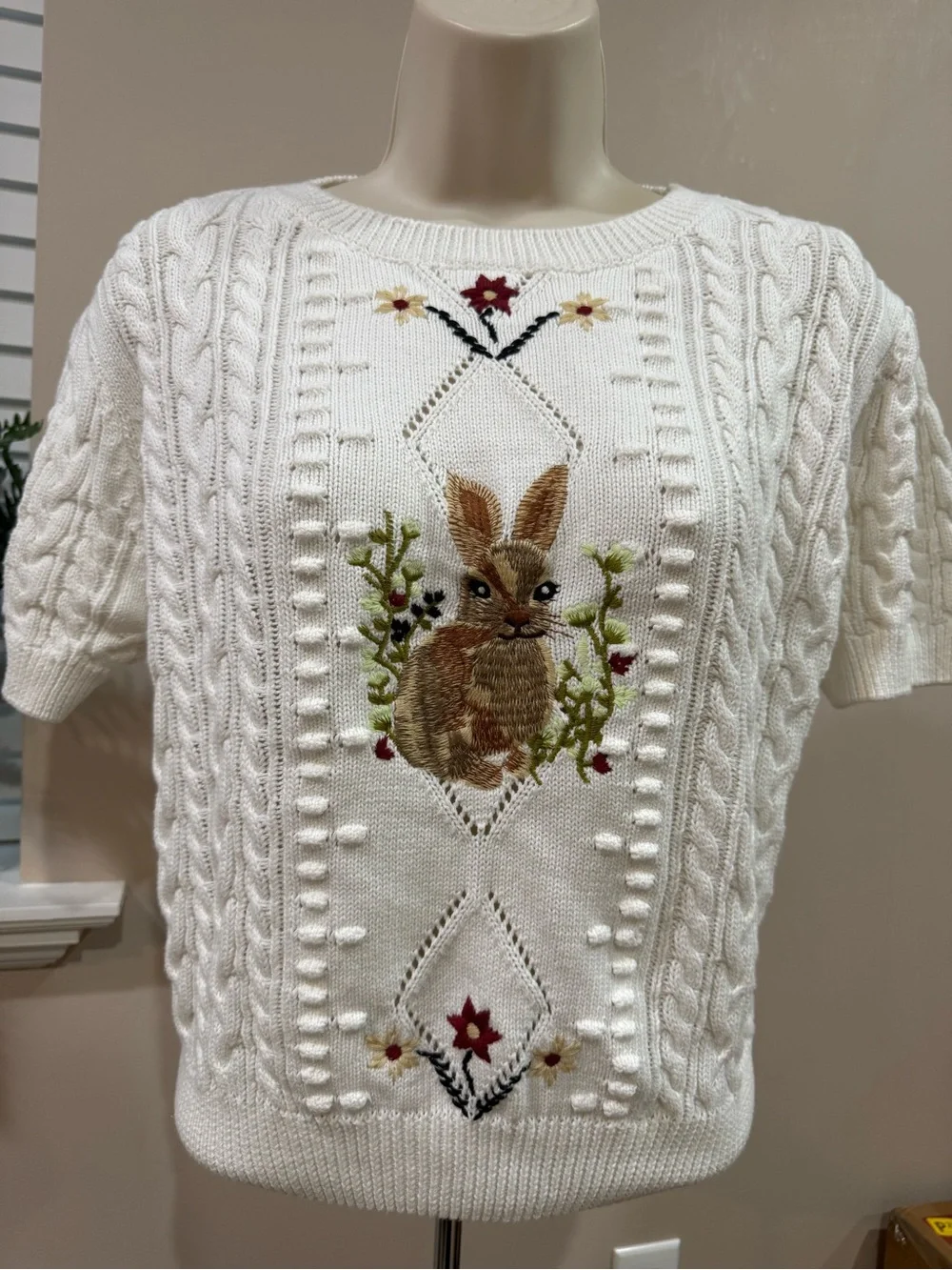 NWOT Cider Cream Cable-Knit Bunny Embroidered Short Sleeve Sweater - Size 1XL